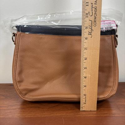 LOT 57: Thirty-One Studio Classic Body Handbag Collection