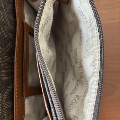 LOT 61: Michael Kors Jet Set Travel Medium Logo Crossbody Bag & Jet Set Continental Wallet in Vanilla Signature Print
