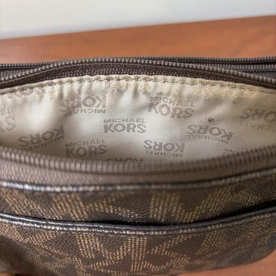 LOT 61: Michael Kors Jet Set Travel Medium Logo Crossbody Bag & Jet Set Continental Wallet in Vanilla Signature Print