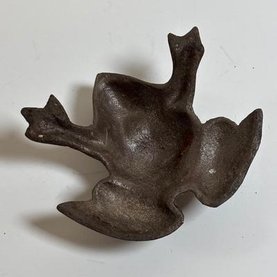 LOT 67: Cast Metal Ants, Frog, Grasshoppers & Lily Pad w/Frog Sundail