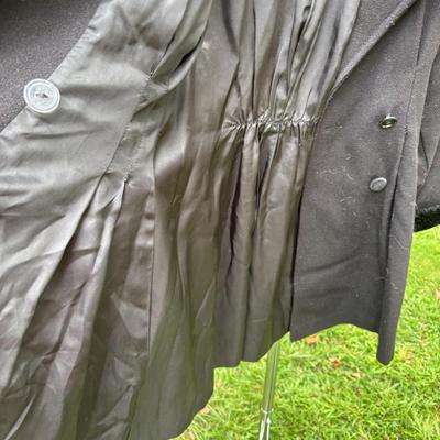 LOT 85: Jackets & Coats: Styles & Sizes Vary
