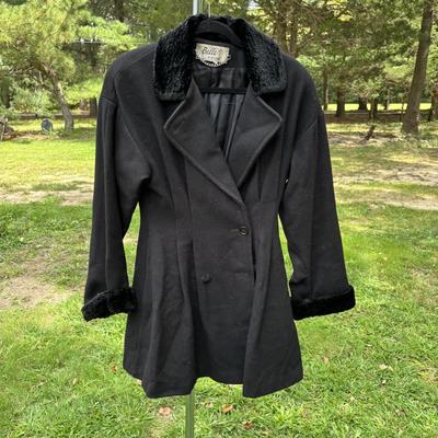 LOT 85: Jackets & Coats: Styles & Sizes Vary