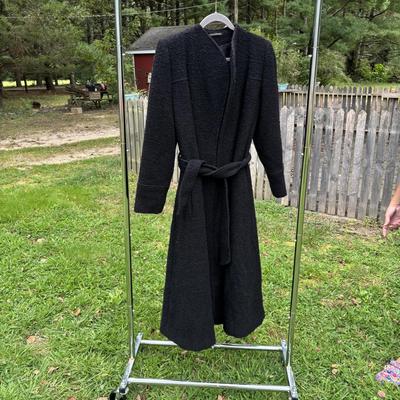 LOT 85: Jackets & Coats: Styles & Sizes Vary