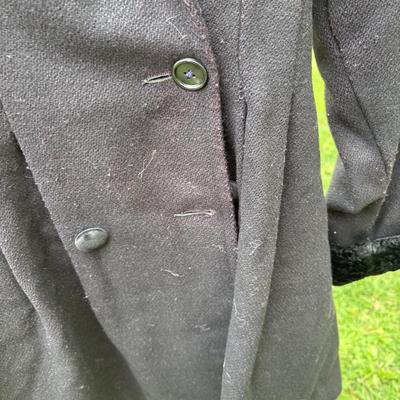 LOT 85: Jackets & Coats: Styles & Sizes Vary