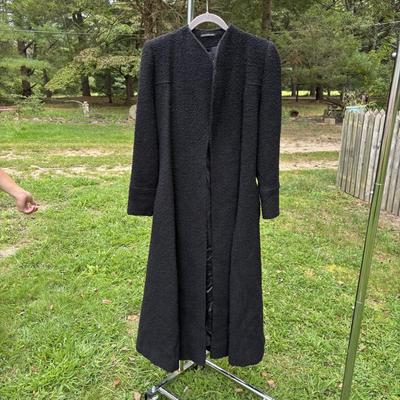 LOT 85: Jackets & Coats: Styles & Sizes Vary