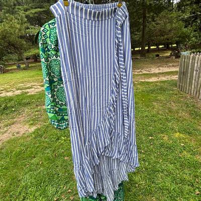 LOT 86: Ladies Clothing: Styles & Sizes Vary