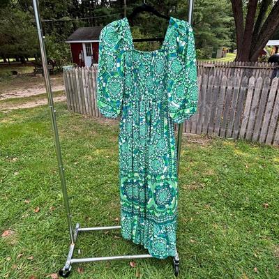LOT 86: Ladies Clothing: Styles & Sizes Vary