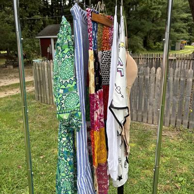 LOT 86: Ladies Clothing: Styles & Sizes Vary