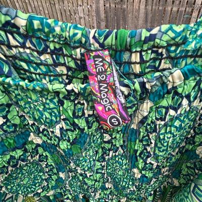 LOT 86: Ladies Clothing: Styles & Sizes Vary