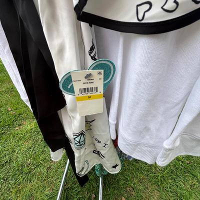 LOT 86: Ladies Clothing: Styles & Sizes Vary