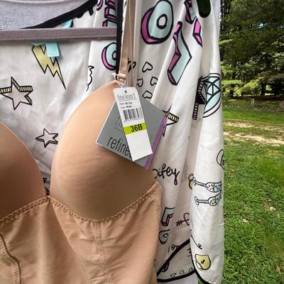 LOT 86: Ladies Clothing: Styles & Sizes Vary