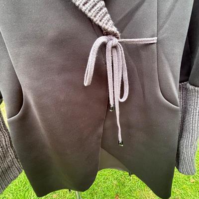 LOT 87: Ladies Clothing: Styles & Sizes Vary