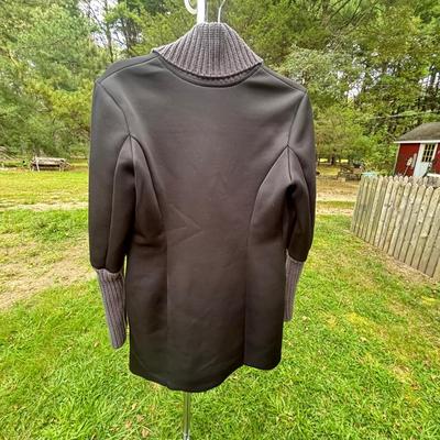 LOT 87: Ladies Clothing: Styles & Sizes Vary