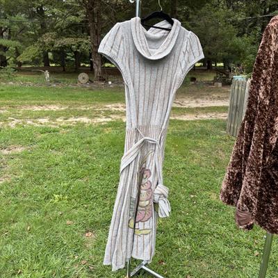 LOT 87: Ladies Clothing: Styles & Sizes Vary
