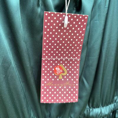 LOT 87: Ladies Clothing: Styles & Sizes Vary