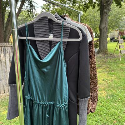 LOT 87: Ladies Clothing: Styles & Sizes Vary