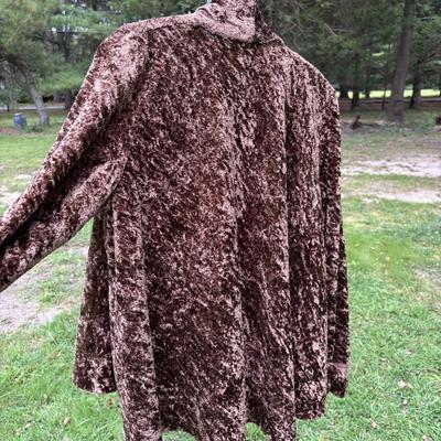 LOT 87: Ladies Clothing: Styles & Sizes Vary