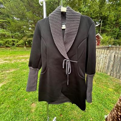 LOT 87: Ladies Clothing: Styles & Sizes Vary