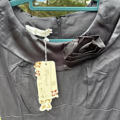 LOT 88: Ladies Clothing: Styles & Sizes Vary