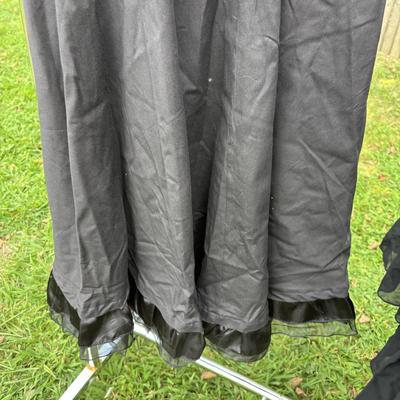 LOT 88: Ladies Clothing: Styles & Sizes Vary