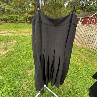 LOT 88: Ladies Clothing: Styles & Sizes Vary