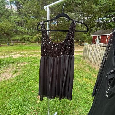 LOT 88: Ladies Clothing: Styles & Sizes Vary