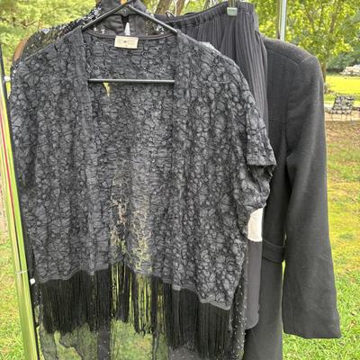 LOT 89: Ladies Clothing: Styles & Sizes Vary