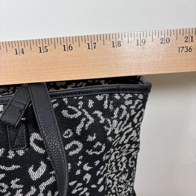 LOT 95: Thirty-One Leopard Print Tote Purses & Wallet