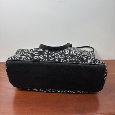 LOT 95: Thirty-One Leopard Print Tote Purses & Wallet