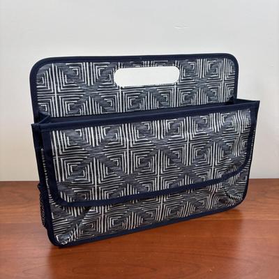 LOT 100: Thirty-One Double Duty Caddies & Tote Bag