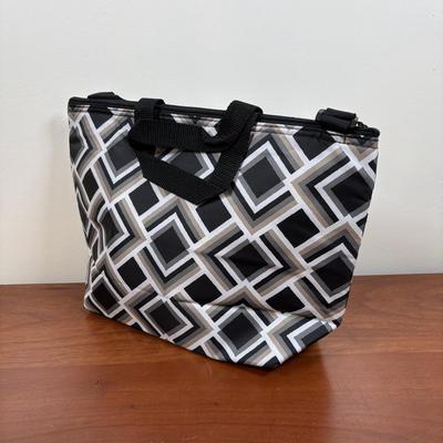 LOT 102: Thirty-One Tote Bag, Cooler Bag, Foldaway Unicorn Tote & Monogrammed Crossbody Bag