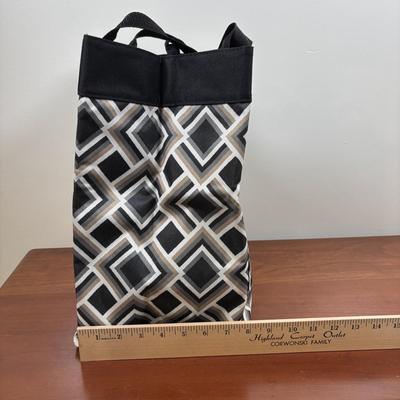 LOT 102: Thirty-One Tote Bag, Cooler Bag, Foldaway Unicorn Tote & Monogrammed Crossbody Bag
