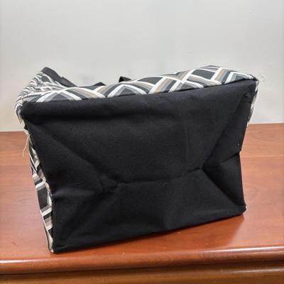 LOT 102: Thirty-One Tote Bag, Cooler Bag, Foldaway Unicorn Tote & Monogrammed Crossbody Bag