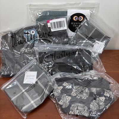 LOT 104: Set of (6) Thirty-One Bags
