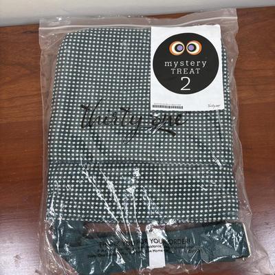 LOT 104: Set of (6) Thirty-One Bags