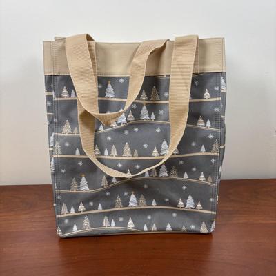 LOT 106: Thirty-One Christmas Storage Totes, Wristlet & Canvas Gift Bag