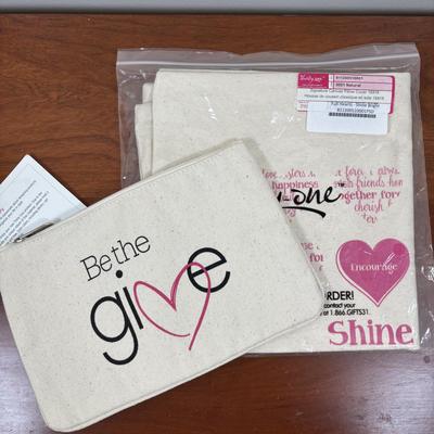 LOT 108: Thirty-One Monogrammed Utility Tote Bags, Cool Zip Snacker Bags & Signature Canvas Shine Bright Pillow Cover