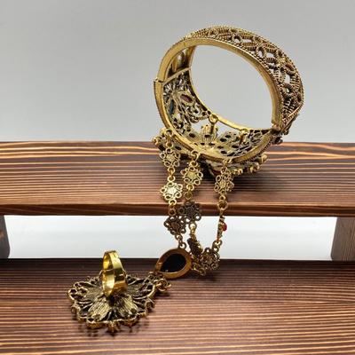 LOT 117: Colorful Fashion Jewelry - Napier and More