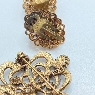 LOT 118: Vintage Earrings and Brooches - Art, Mjent, Ellen Designs, W Germany and More