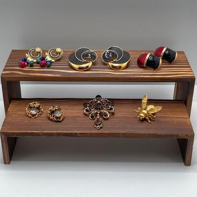 LOT 118: Vintage Earrings and Brooches - Art, Mjent, Ellen Designs, W Germany and More