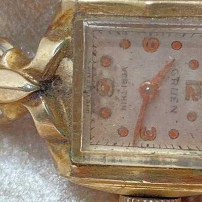 LOT 123: Vintage Watches - Swiss and More (Gruen, Lousanne, Heritagae, Geneva and Nelson)