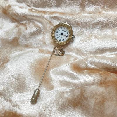 LOT 123: Vintage Watches - Swiss and More (Gruen, Lousanne, Heritagae, Geneva and Nelson)
