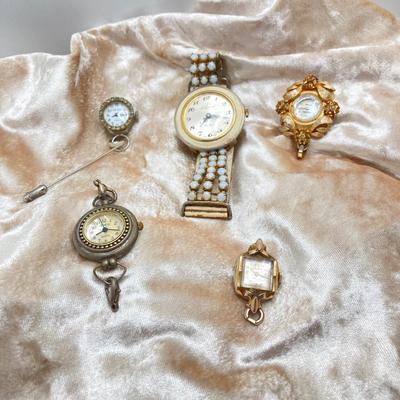 LOT 123: Vintage Watches - Swiss and More (Gruen, Lousanne, Heritagae, Geneva and Nelson)