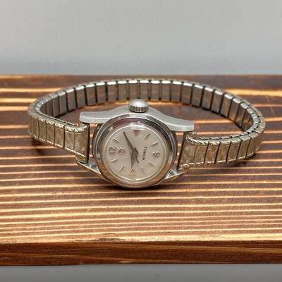 LOT 124: Vintage Watch Collection - Swiss Movt and More (ila, Sarwa, Effem, Merrill