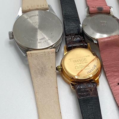 LOT 128: Vintage Novelty Watches / Clocks - Howdy Doody 40th Anniversary, Cinderella, Elgin Frog and More
