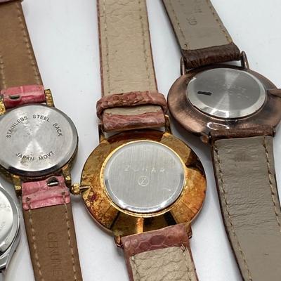 LOT 128: Vintage Novelty Watches / Clocks - Howdy Doody 40th Anniversary, Cinderella, Elgin Frog and More