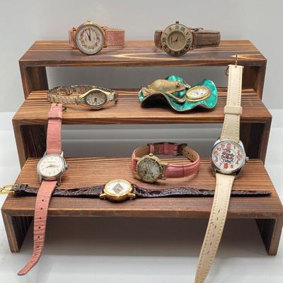 LOT 128: Vintage Novelty Watches / Clocks - Howdy Doody 40th Anniversary, Cinderella, Elgin Frog and More