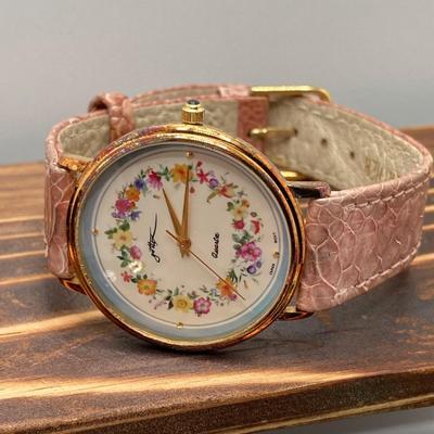 LOT 128: Vintage Novelty Watches / Clocks - Howdy Doody 40th Anniversary, Cinderella, Elgin Frog and More