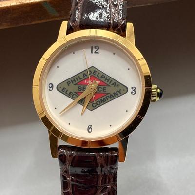 LOT 128: Vintage Novelty Watches / Clocks - Howdy Doody 40th Anniversary, Cinderella, Elgin Frog and More