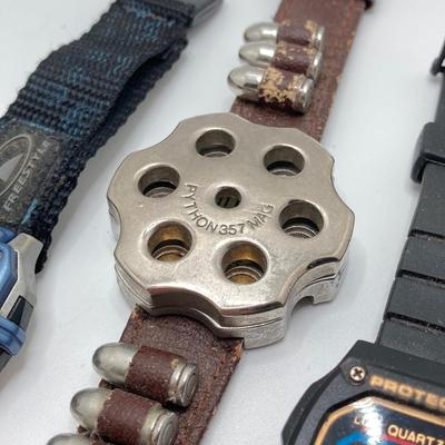 LOT 129: Vintage Watches - Shark, Python 357 Mag, Benrus, Rawlings and More
